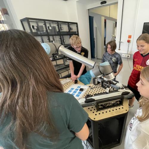 Arbeit mit Universalroboter